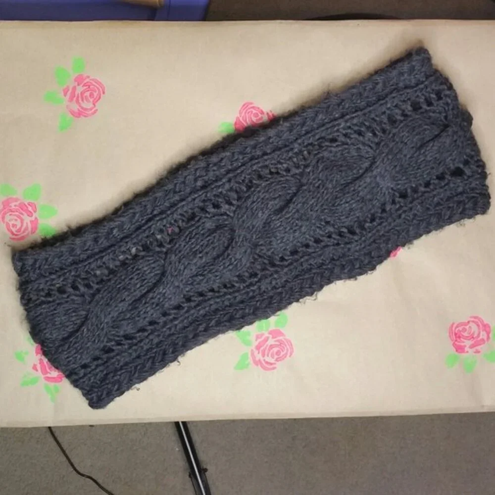 American Eagle Outfitters Chunky Gray Winter Scarf